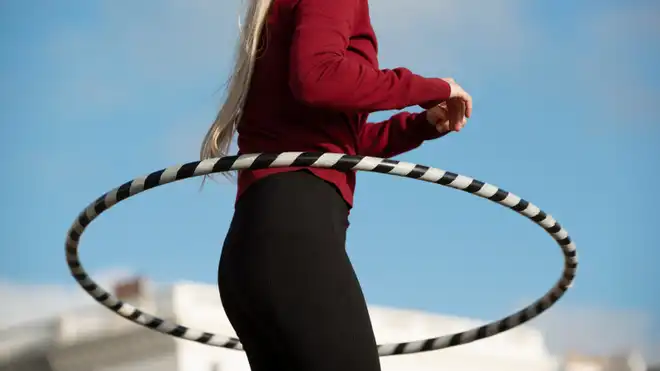 Variasi Gerakan Senam Hula Hoop