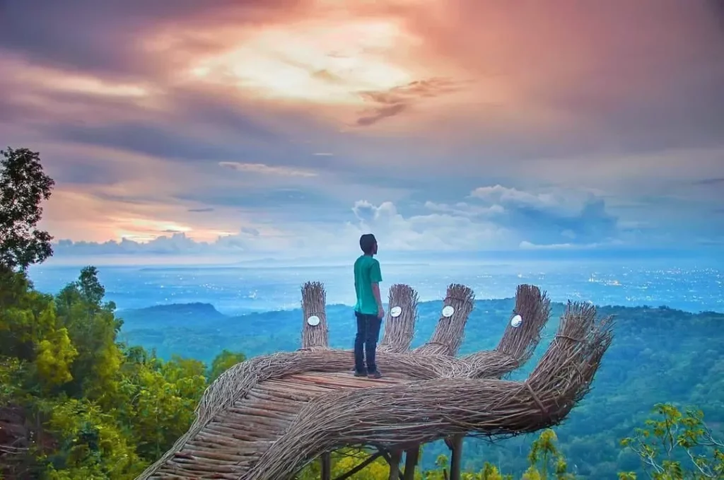 Lokasi dan Akses Menuju Hutan Pinus Pengger